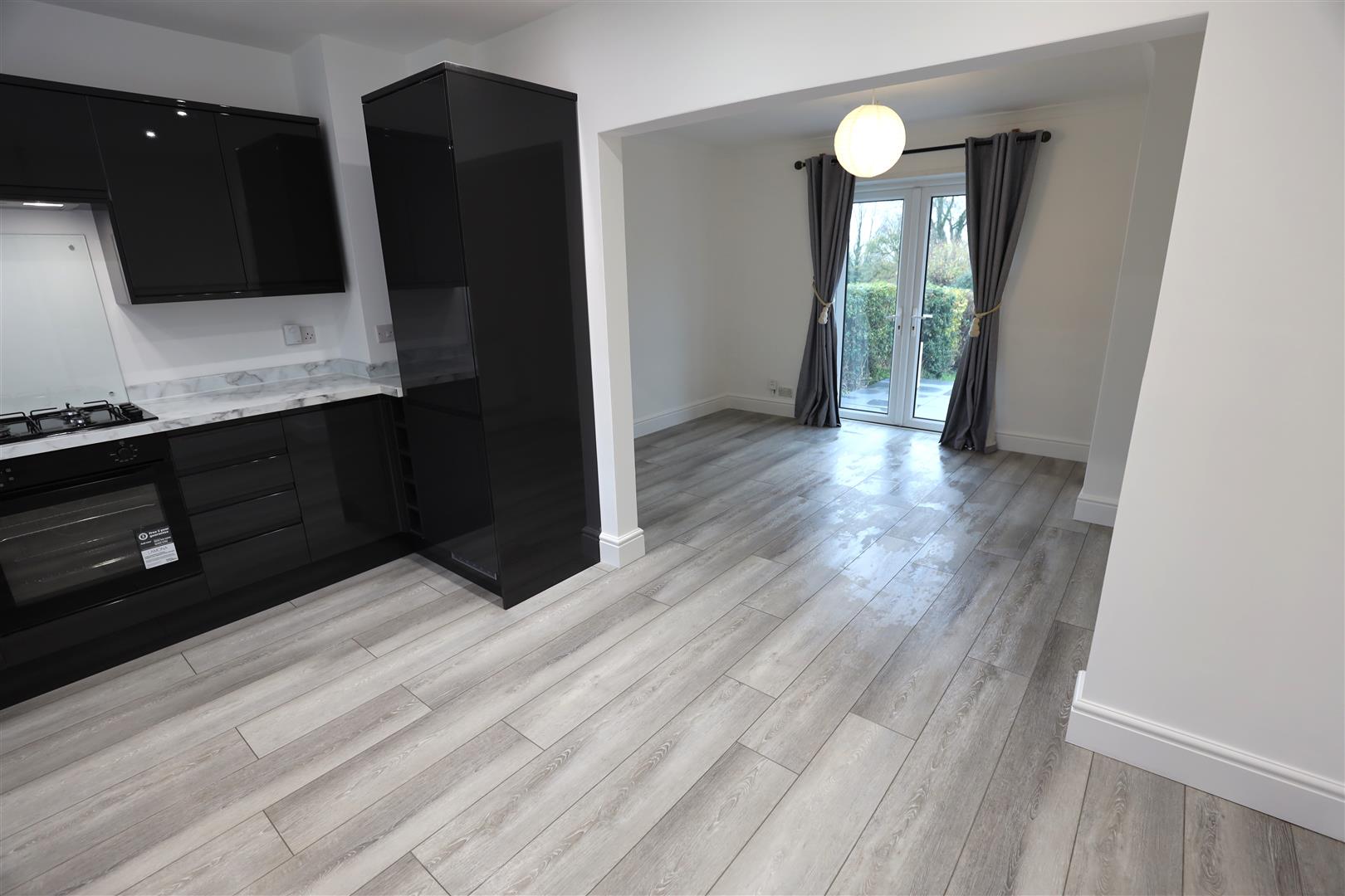 8 Grants Field The Downs, St Nicholas, Cardiff CF5 6SE